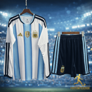 Short + maillot Argentine manches longues adulte – La légende Albiceleste Short + maillot Argentine manches longues adulte – La légende Albiceleste | Shgoldts + Jersey Silverine Long Sleeve Adulte – La Légende Albiceleste